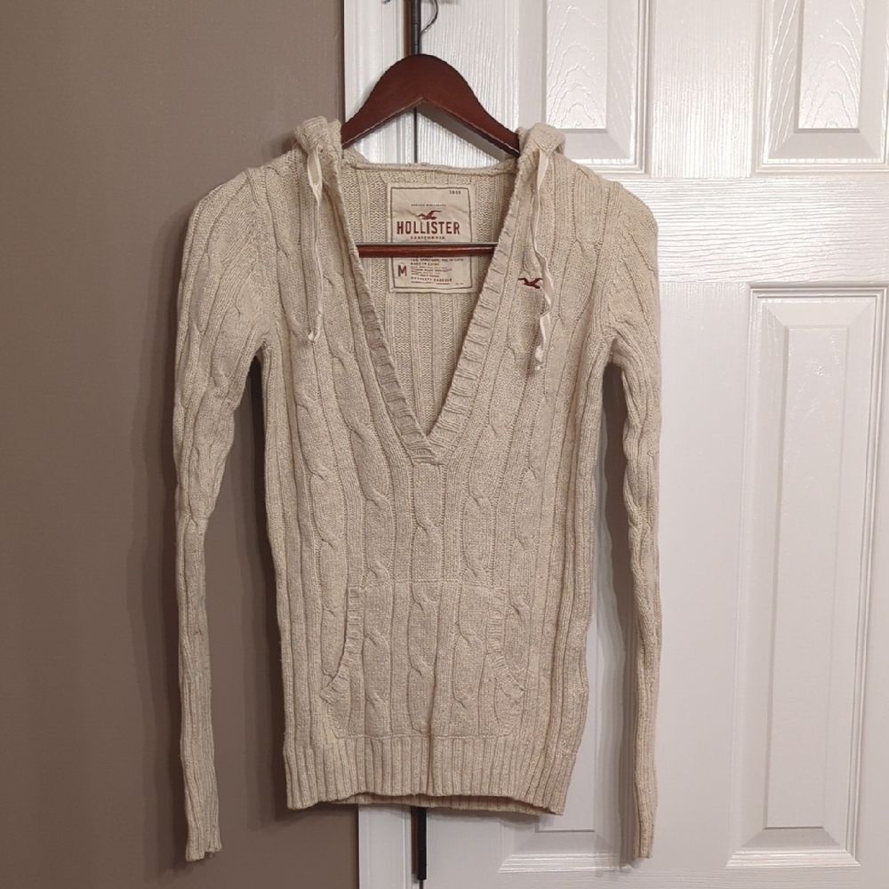 Y2K Hollister Women's Cable Knit Hooded V-Neck Sweater in Cream Bella Babydoll - Picture 10 of 11